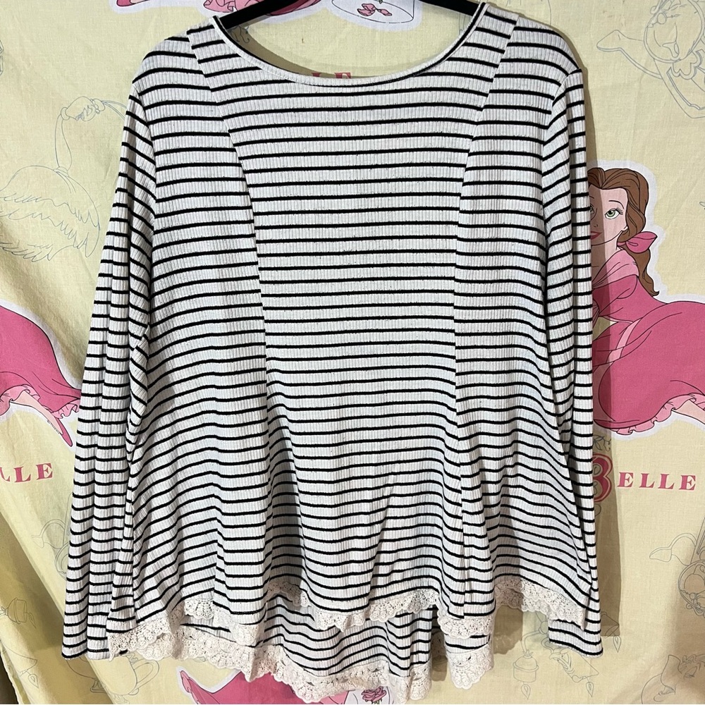 Xhilaration Black and White Striped Long Sleeve Top